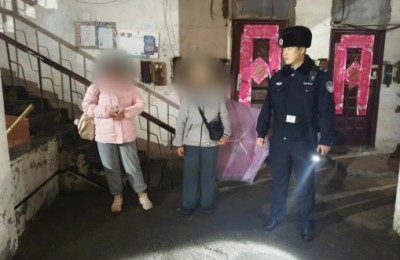 民警巡逻中成功救助走失老人